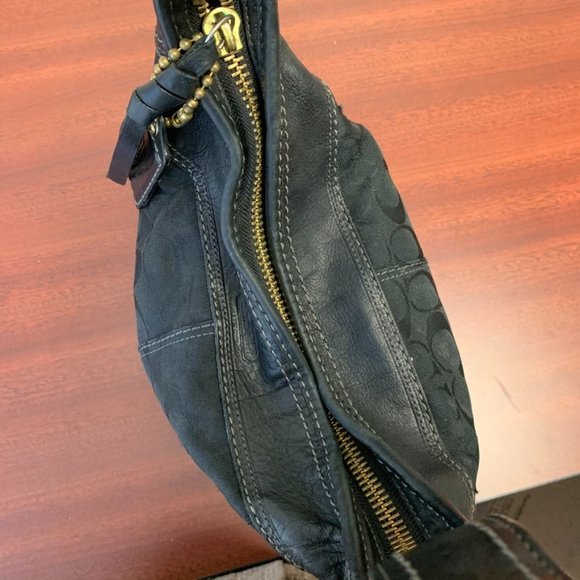 Black Coach Bag - Picture 16 of 16